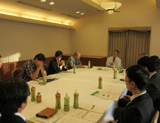 分散会（労働運動・労金運動・労済運動に期待すること、期待に応えるために何をすべきか）