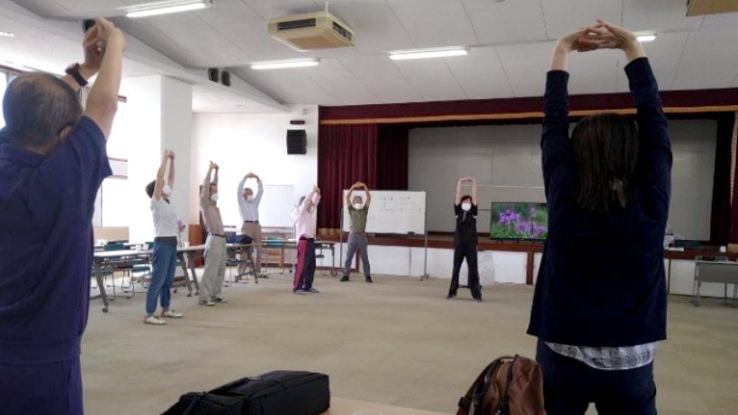 ボランティア友の会ひまわり　百歳健康体操