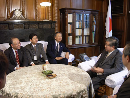 横路孝弘 衆議院副議長へ要請